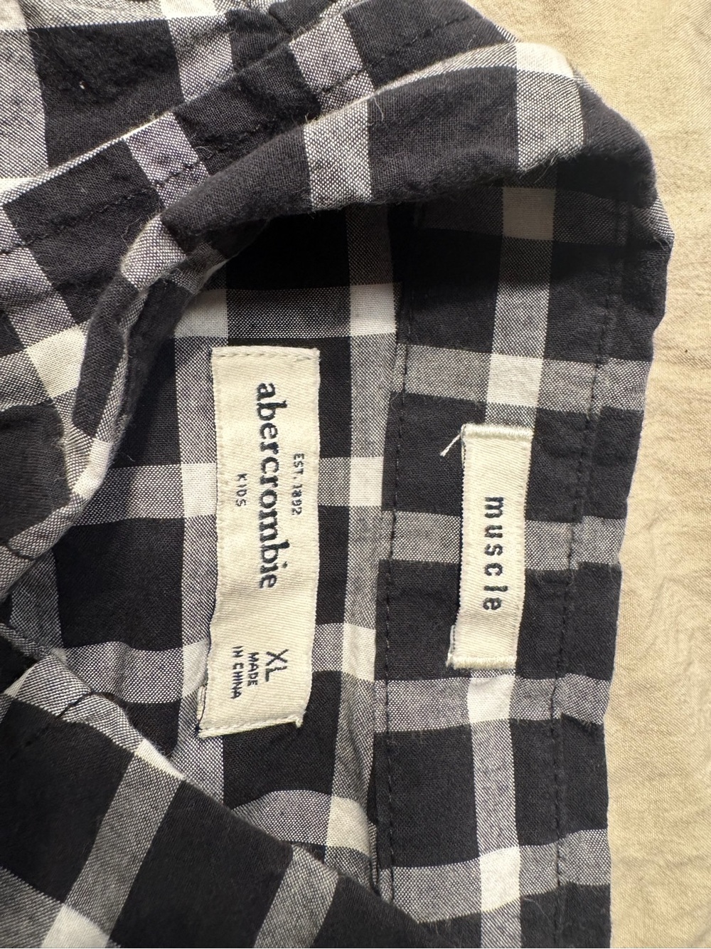 Abercrombie Kids Boys XL Muscle Fit Plaid Button Down Shirt Black White